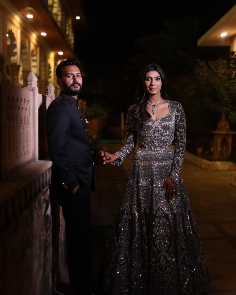 Radiating elegance and grace, our Harpreet Narang bride in her reception outfitBride @anshpreett